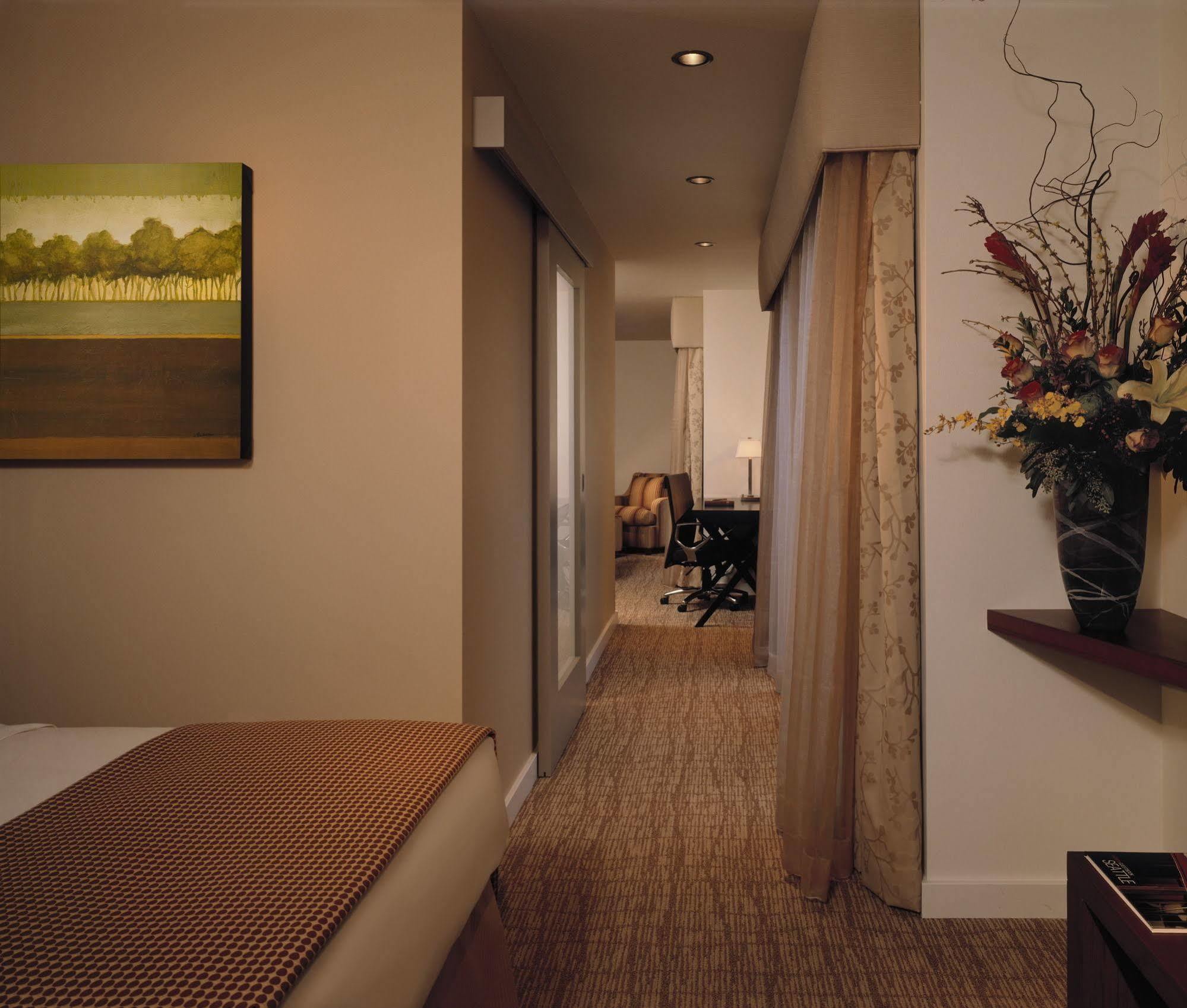 The Heathman Hotel Kirkland Extérieur photo